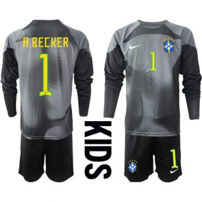 Brazylia Alisson Becker #1 Bramkarskie Koszulka Podstawowych Dziecięca MŚ 2022 Długi Rękaw (+ Krótkie spodenki)